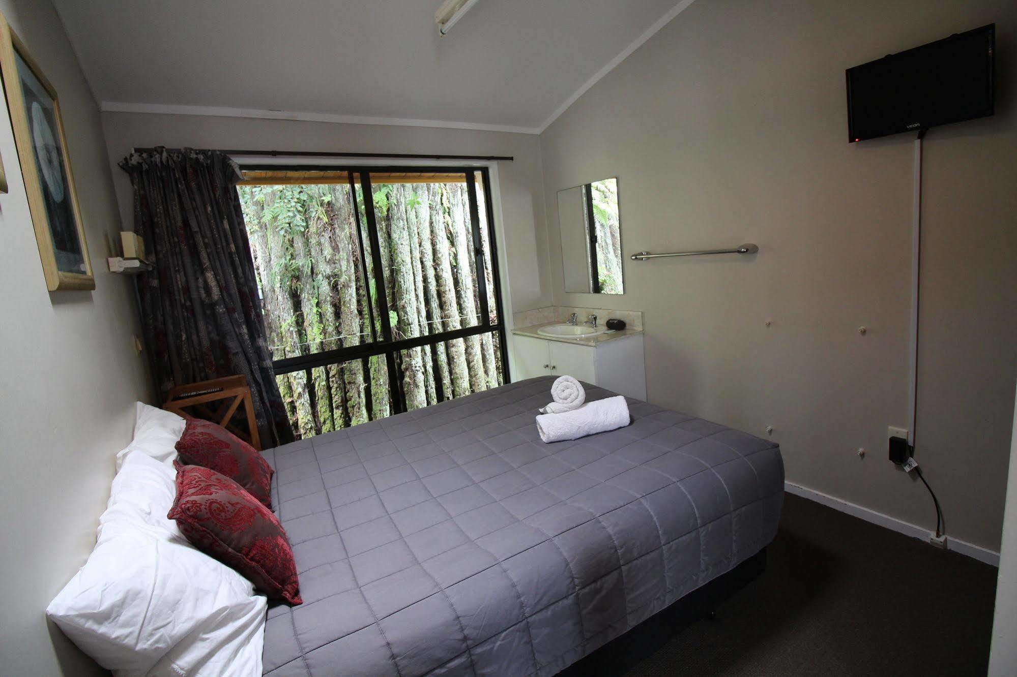 Yha Sunflower Lodge New Plymouth Exterior photo