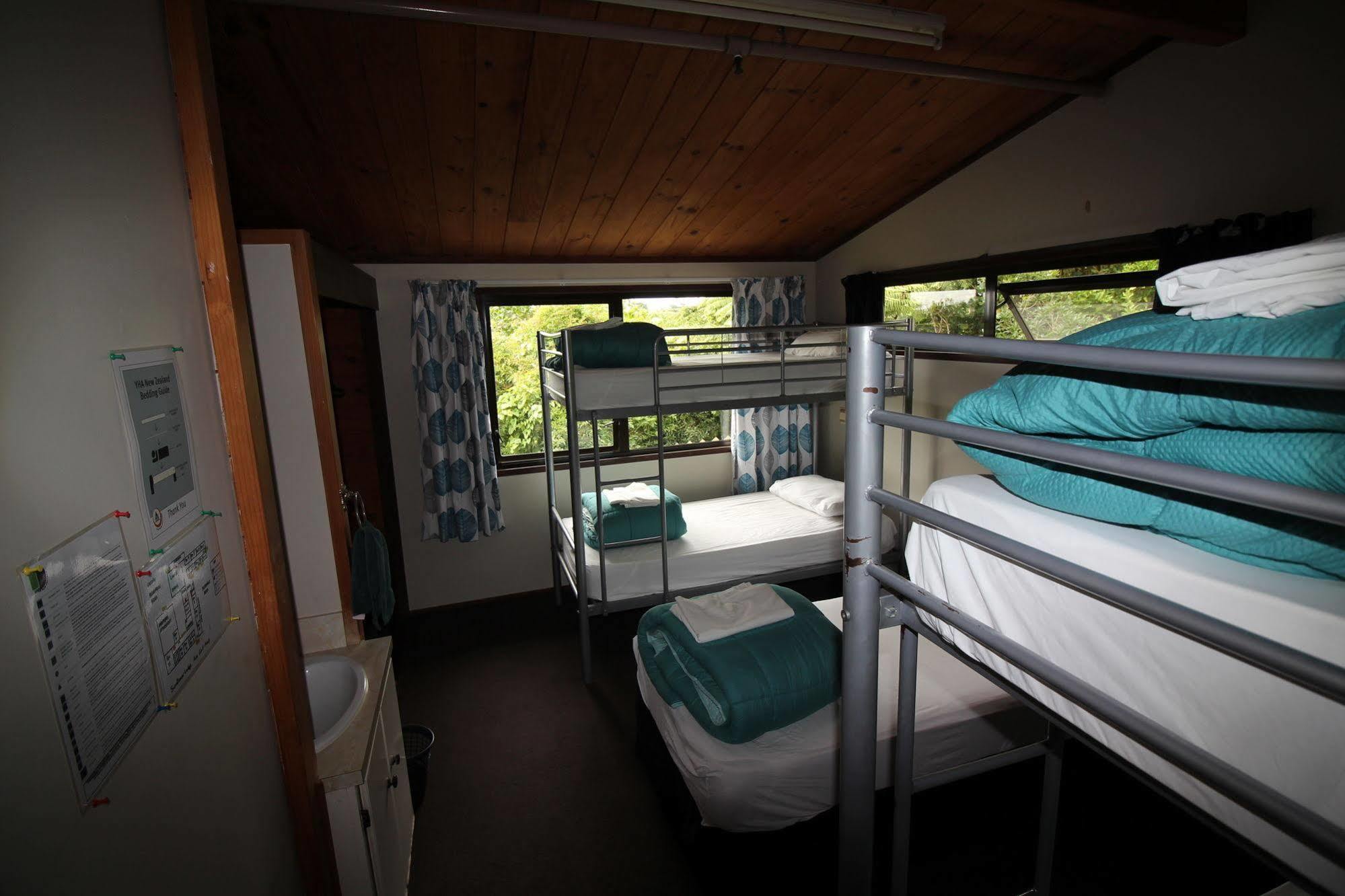 Yha Sunflower Lodge New Plymouth Exterior photo