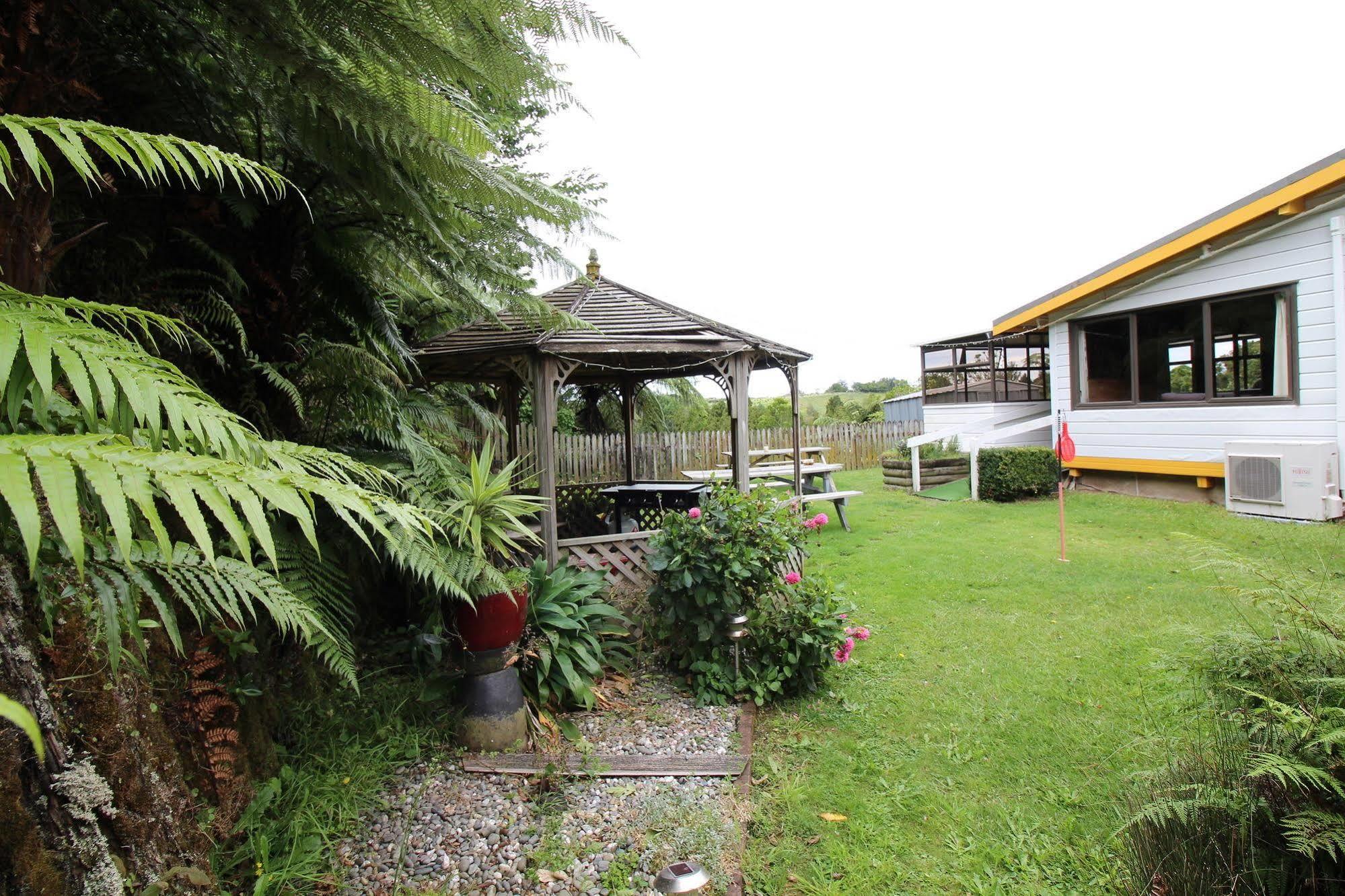 Yha Sunflower Lodge New Plymouth Exterior photo